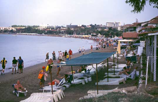 Vstra stranden, Side